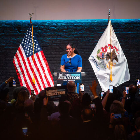 Juliana Stratton en la noche de elecciones. Juliana for Illinois.