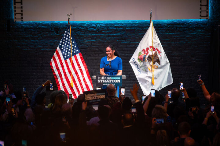 Juliana Stratton en la noche de elecciones. Juliana for Illinois.